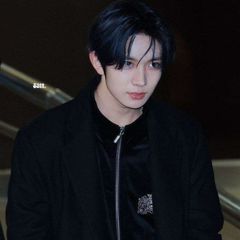 𝑀𝑢𝑠𝑒 𝑜𝑓 ℎ𝑎𝑧𝑒 avatar