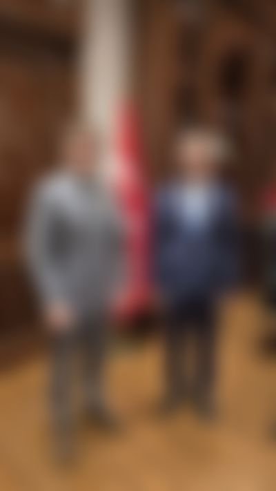 Post media background