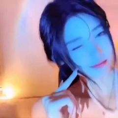 白虎萝莉少女学生一线天 avatar