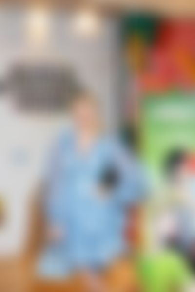 Post media background
