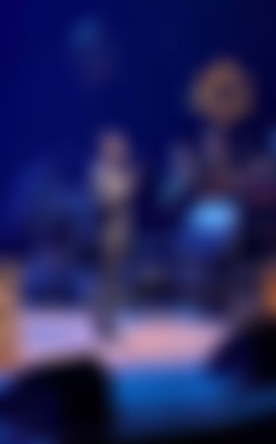 Post media background