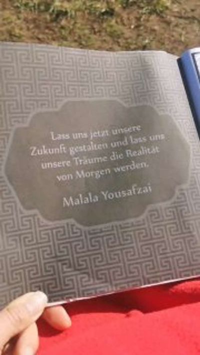 Post media