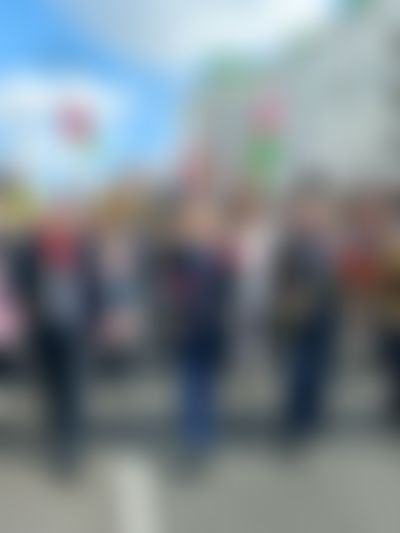 Post media background