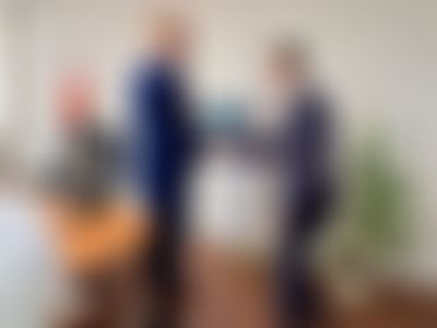 Post media background
