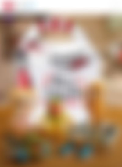 Post media background