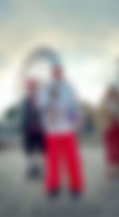 Post media background