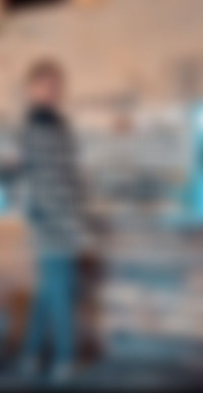 Post media background