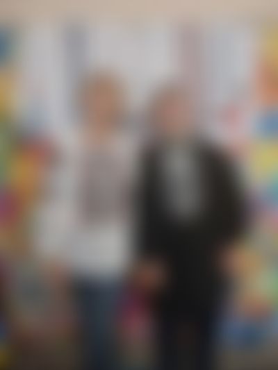Post media background