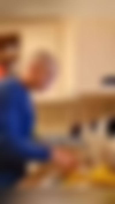 Post media background