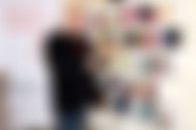 Post media background