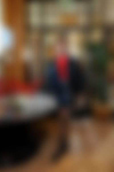Post media background