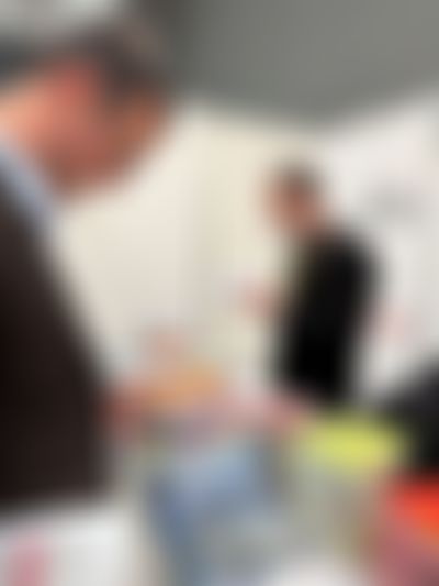 Post media background