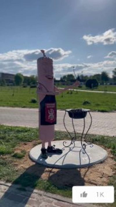 Post media