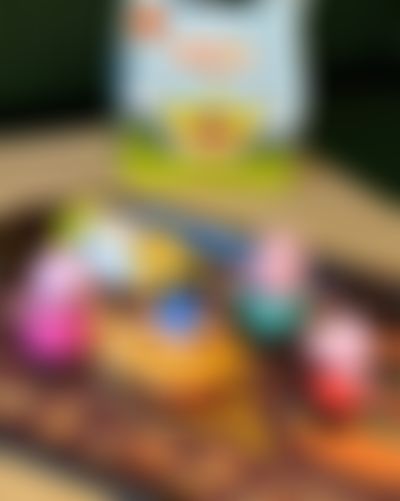 Post media background
