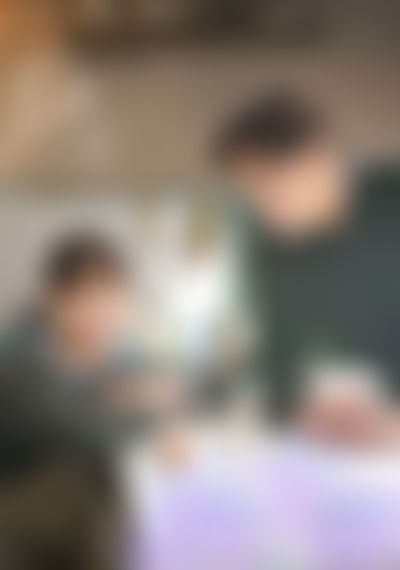 Post media background