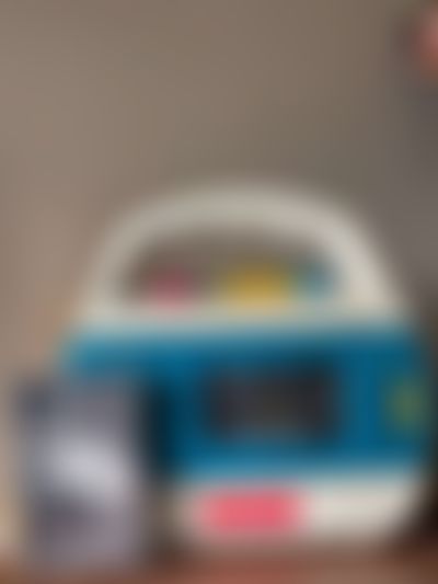 Post media background