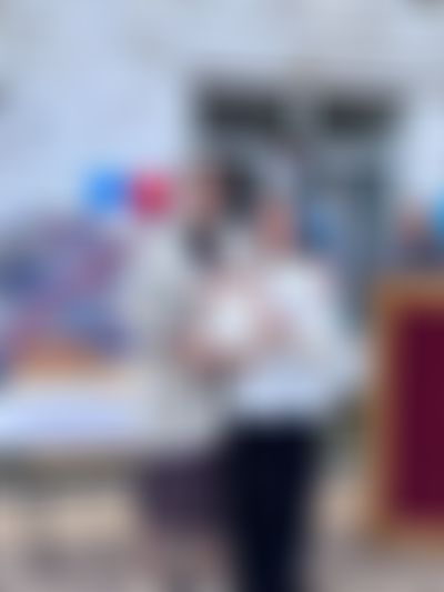 Post media background