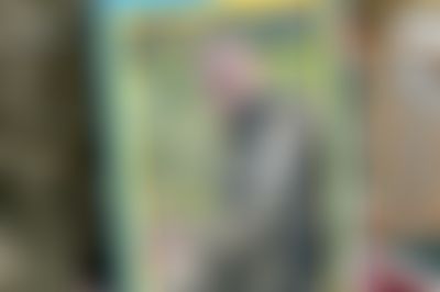 Post media background