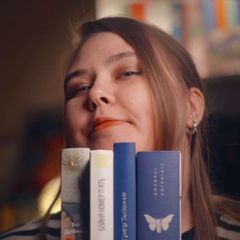 Таня читає/страждає avatar