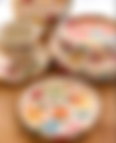 Post media background