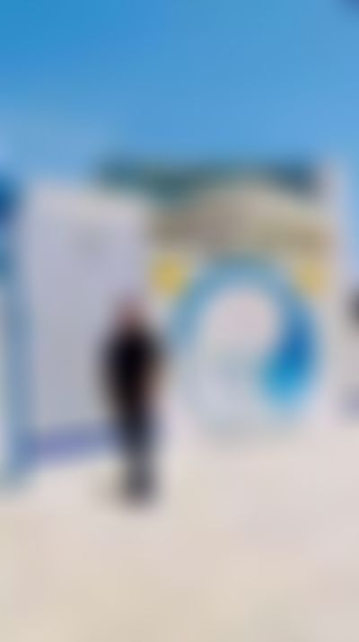 Post media background
