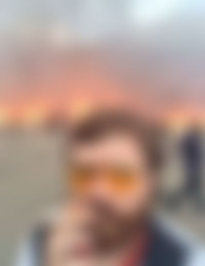 Post media background