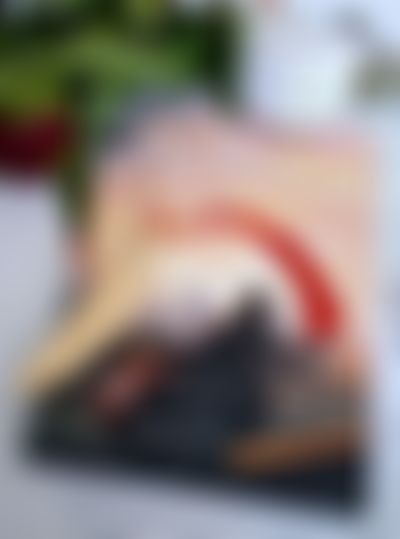 Post media background