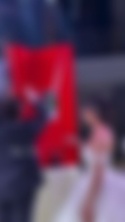 Post media background