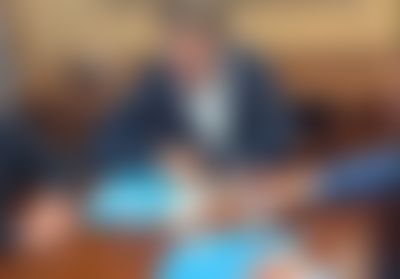 Post media background