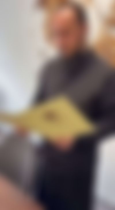 Post media background