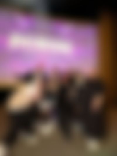 Post media background