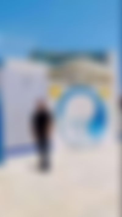 Post media background