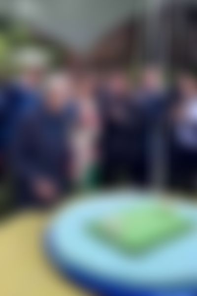 Post media background