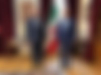 Post media background