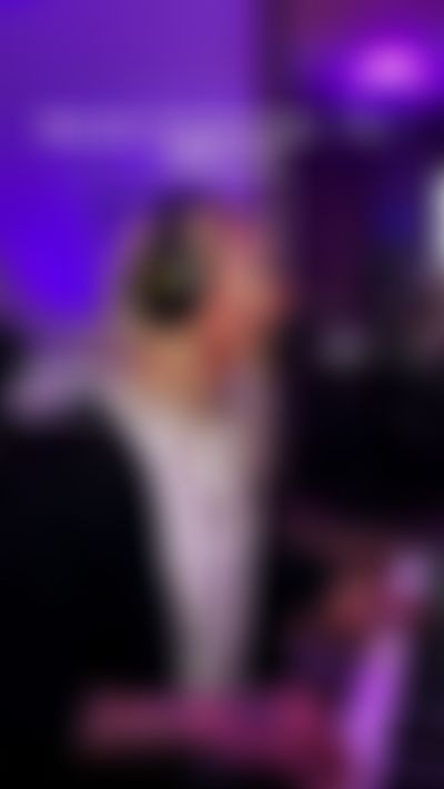 Post media background