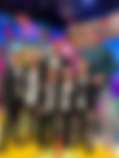 Post media background