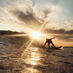 Охотник за волнами🏄‍♂ avatar