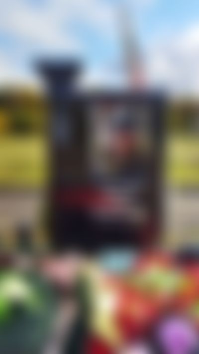 Post media background