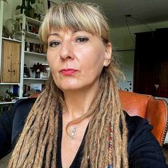 Raffaella Regoli canale ufficiale avatar