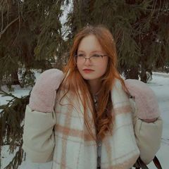 Victoria Reinhart📚💋 avatar
