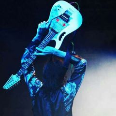 🎸guitarists talking 🐉 avatar