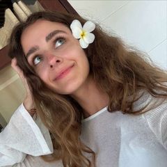 By Olya G 🌸 avatar