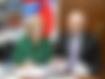 Post media background