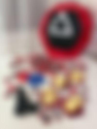 Post media background