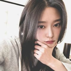 Kim Minju avatar