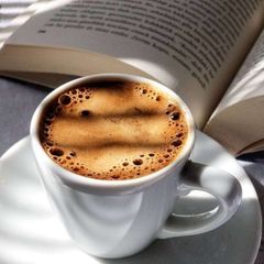 𝑬𝒏𝒈𝒍𝒊𝒔𝒉 𝑪𝒂𝒇𝒆 ☕ avatar