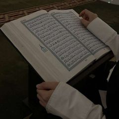 لعلَّها شافعة avatar