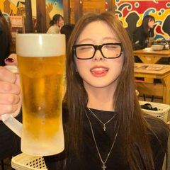 rest.weird girl avatar