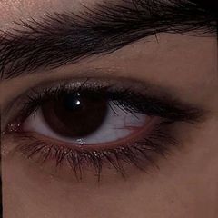 ᷂عيونها ᷂. avatar