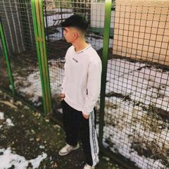 -𝐌 avatar